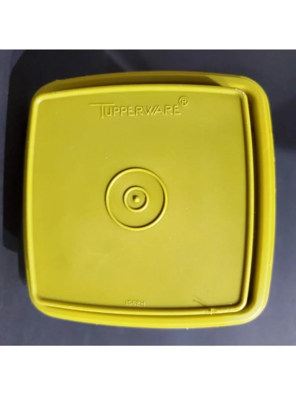 Tupperware large PICK A DELI KEEPER Pickle Container Lid & Insert 1560 green